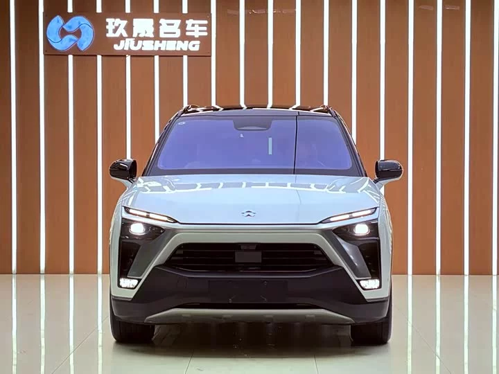 NIO ES8