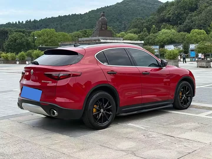 alfa romeo Stelvio