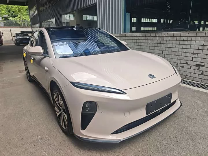 NIO ET5
