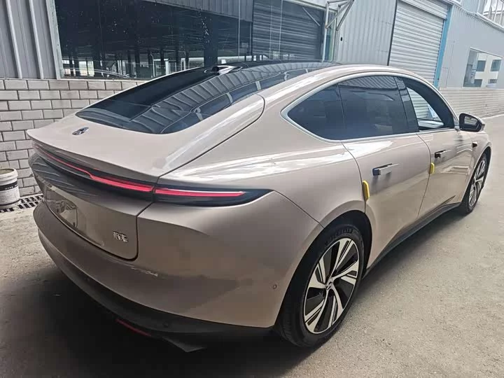 NIO ET5