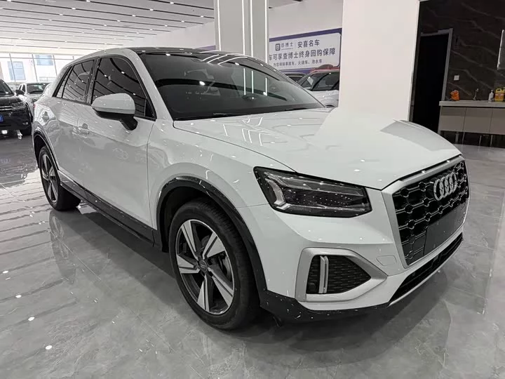 Audi Q2L