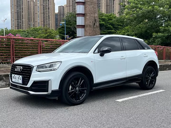 Audi Q2L