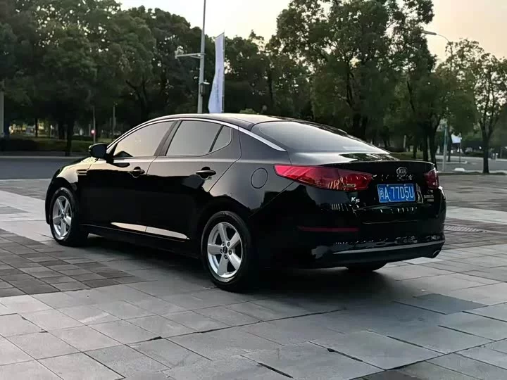 kia K5
