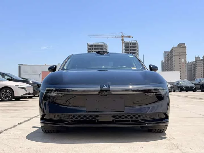 ZEEKR 007