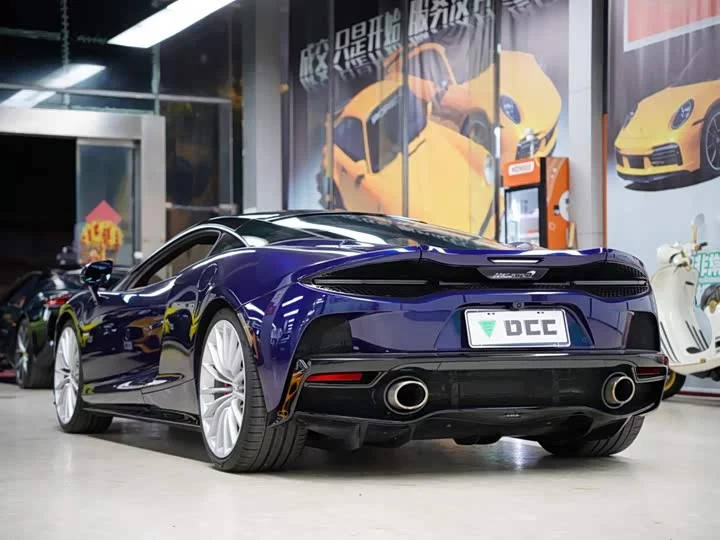 McLaren GT