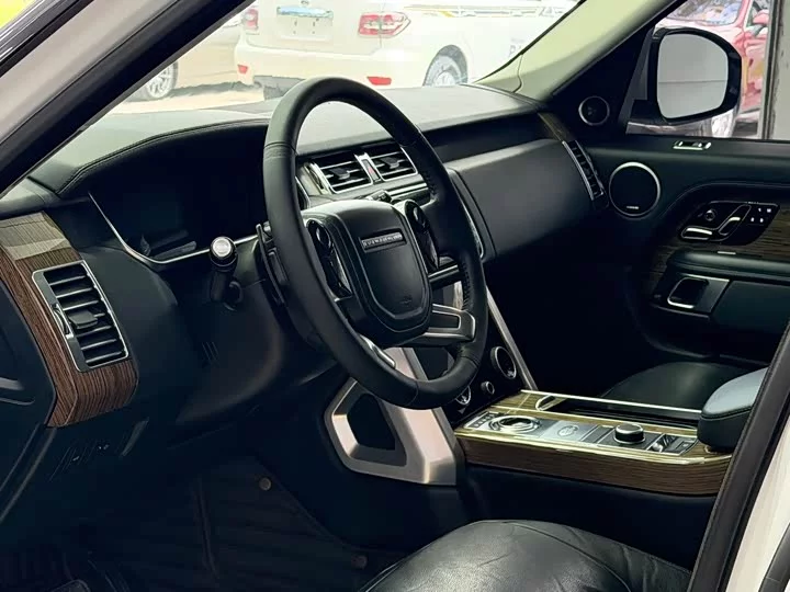 Land Rover range rover