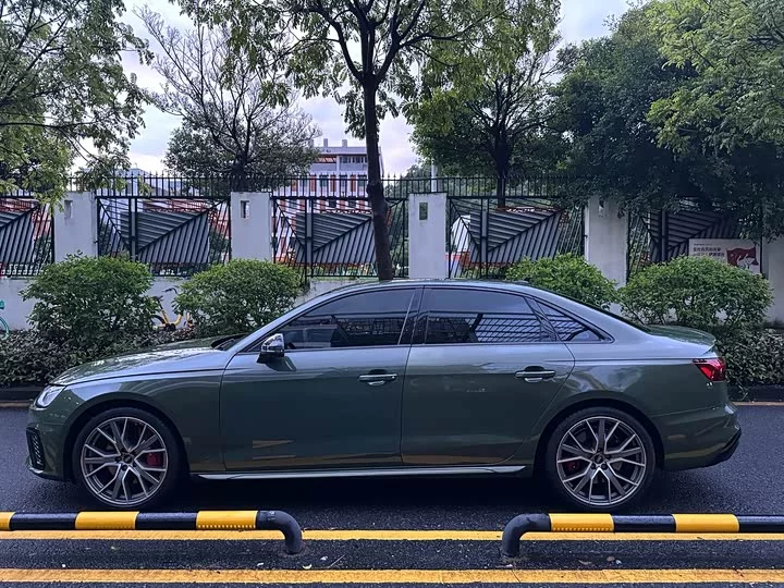 Audi S4