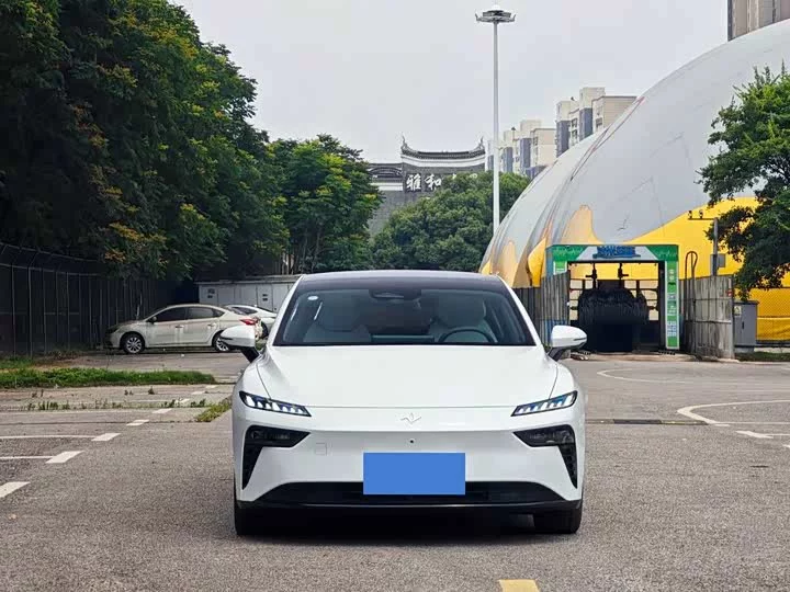 Dongfeng eπ007