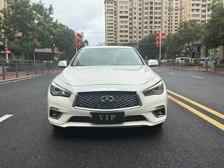 Infiniti Q50L