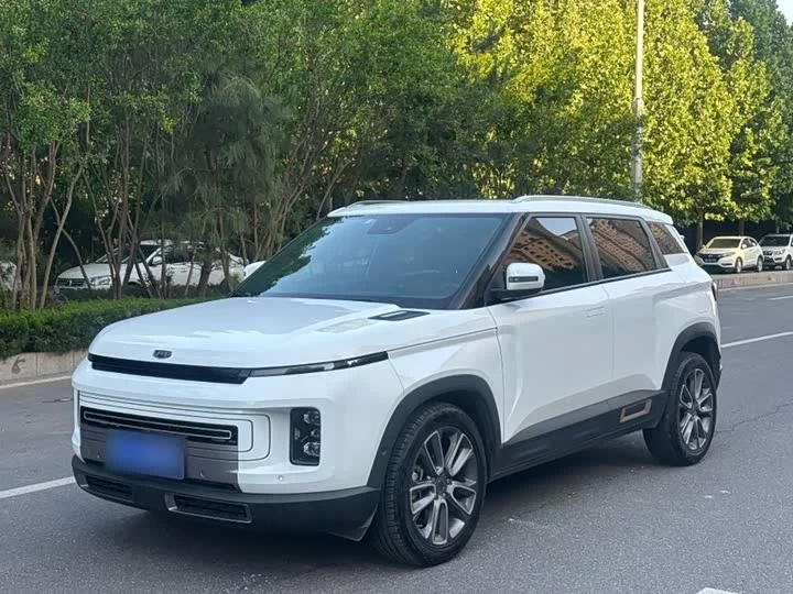 Geely ICON