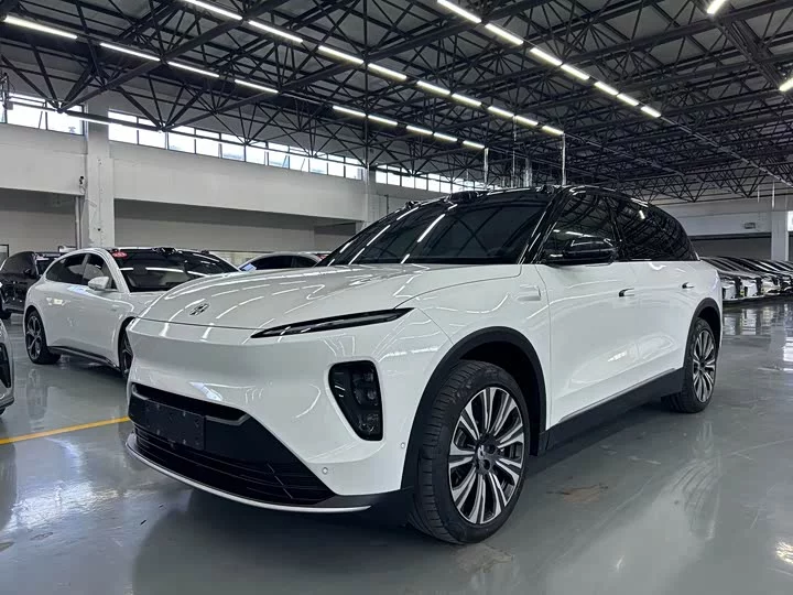 NIO ES8