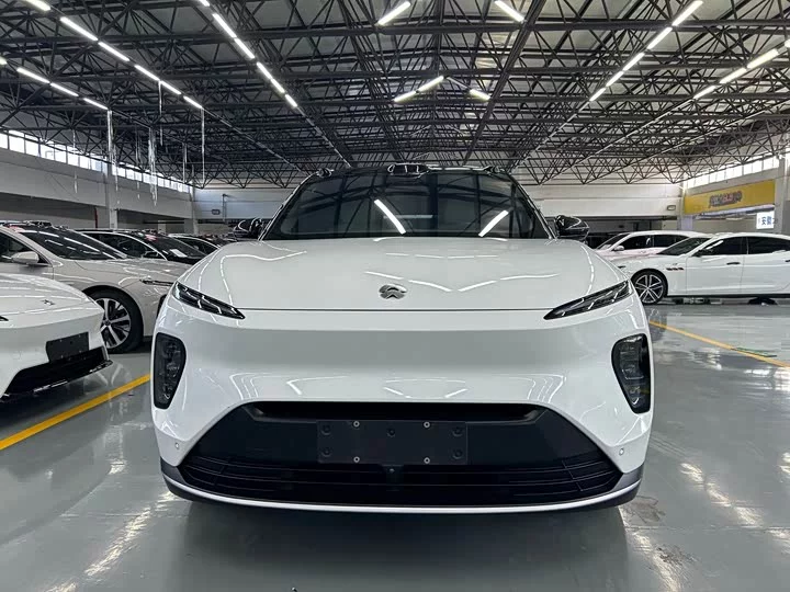 NIO ES8
