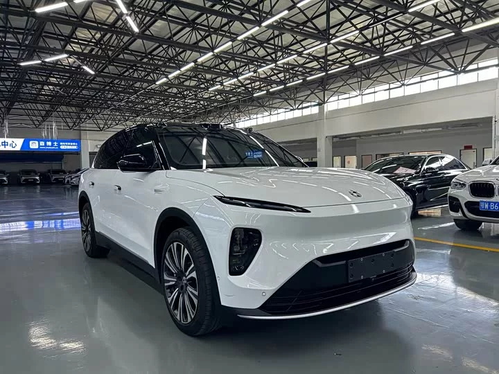 NIO ES8