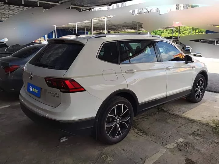 Volkswagen Tiguan L