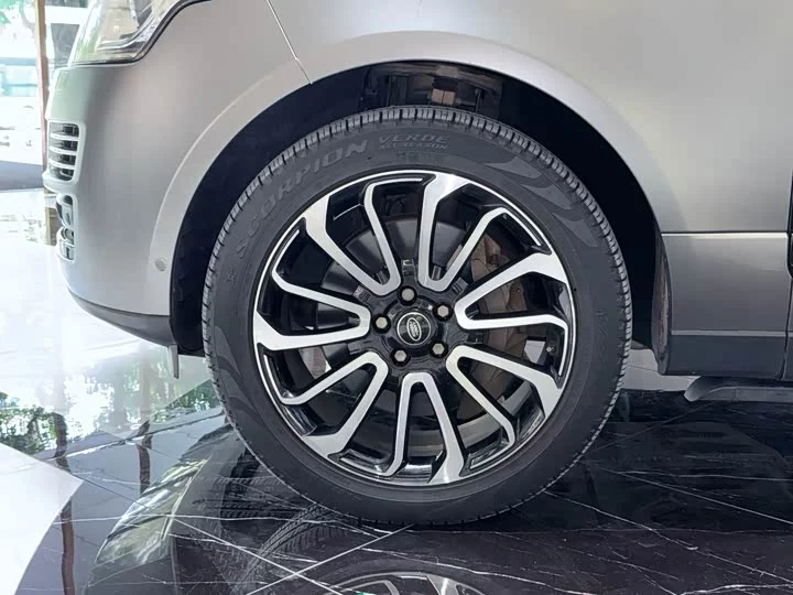 Land Rover range rover