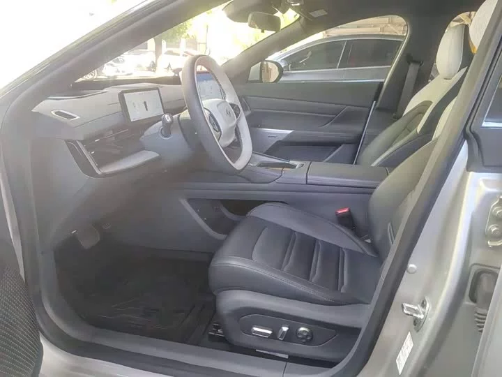 Dongfeng eπ007