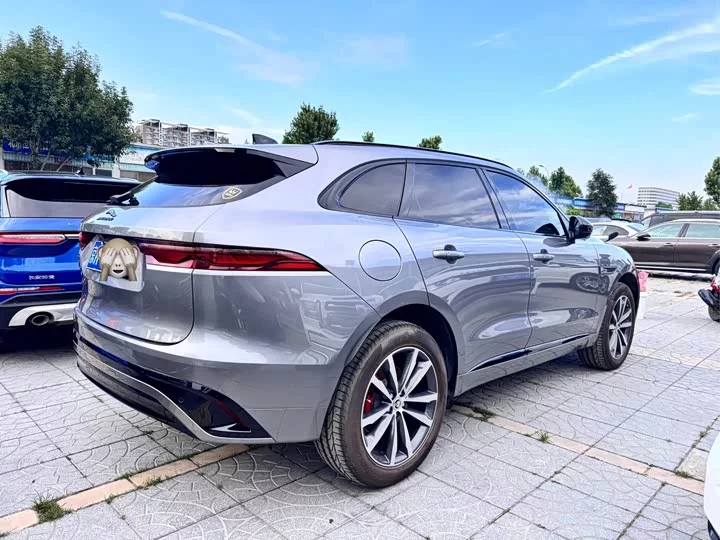 Jaguar F-PACE