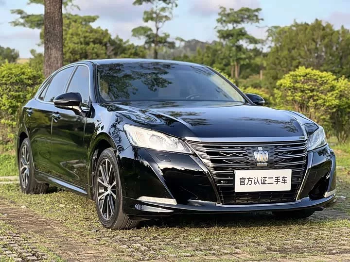 Toyota crown