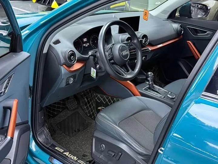 Audi Q2L