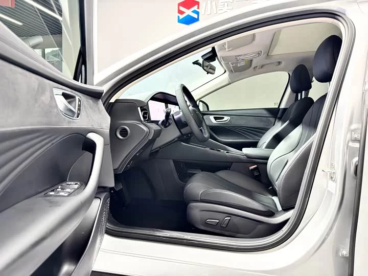 Roewe D7