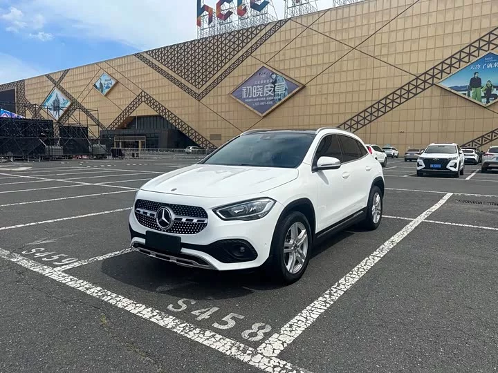Mercedes-Benz GLA
