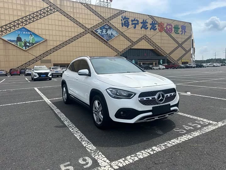 Mercedes-Benz GLA