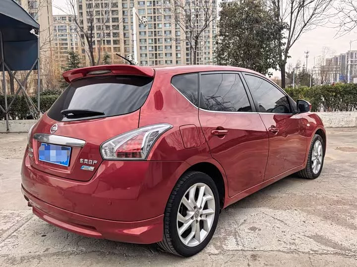 Nissan Tiida