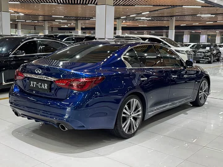 Infiniti Q50L