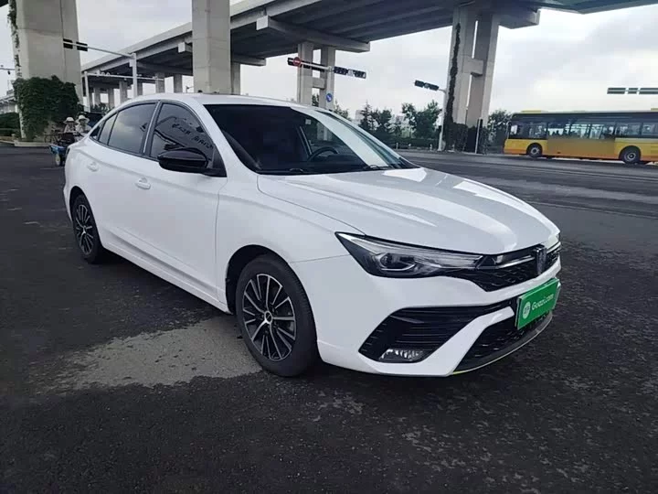 Roewe i5