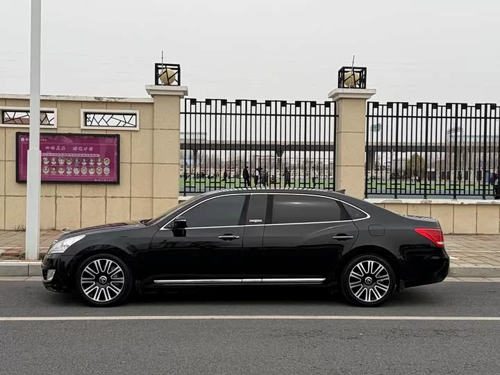 Hyundai Equus