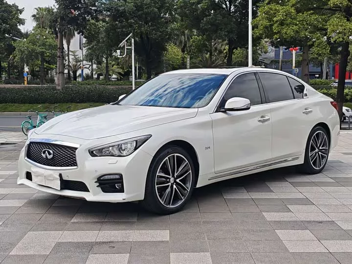 Infiniti Q50L