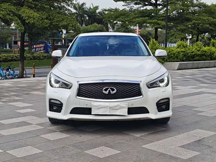 Infiniti Q50L