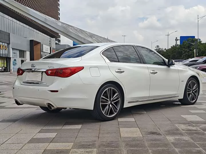 Infiniti Q50L