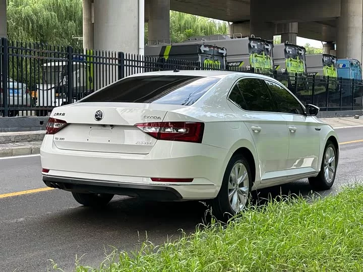 Skoda SuperB