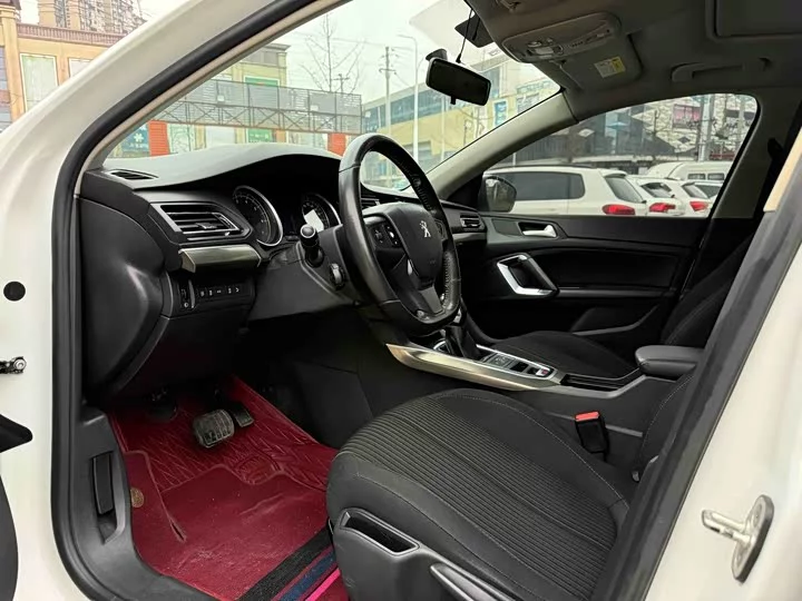Peugeot 408