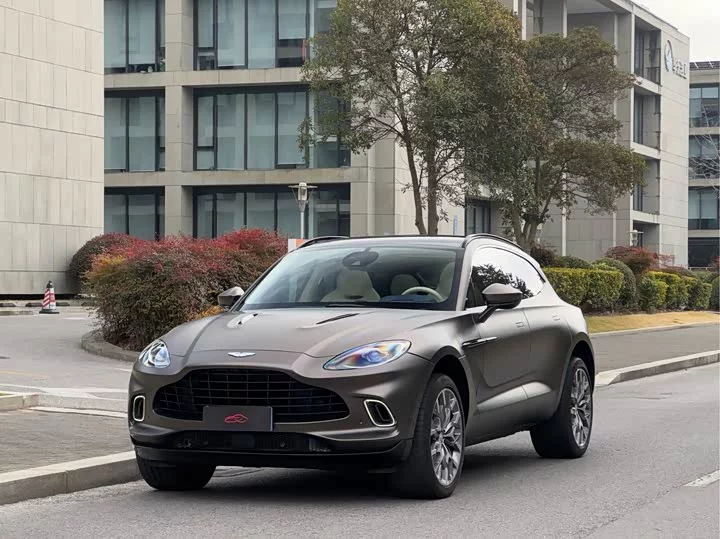 Aston Martin DBX