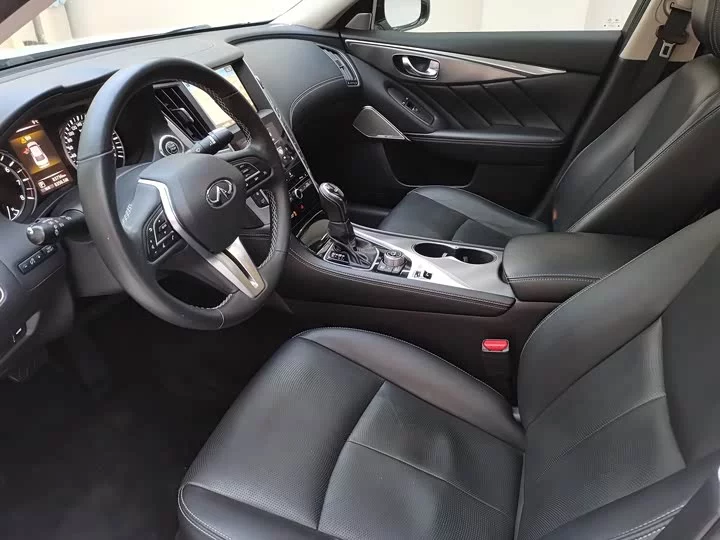 Infiniti Q50L