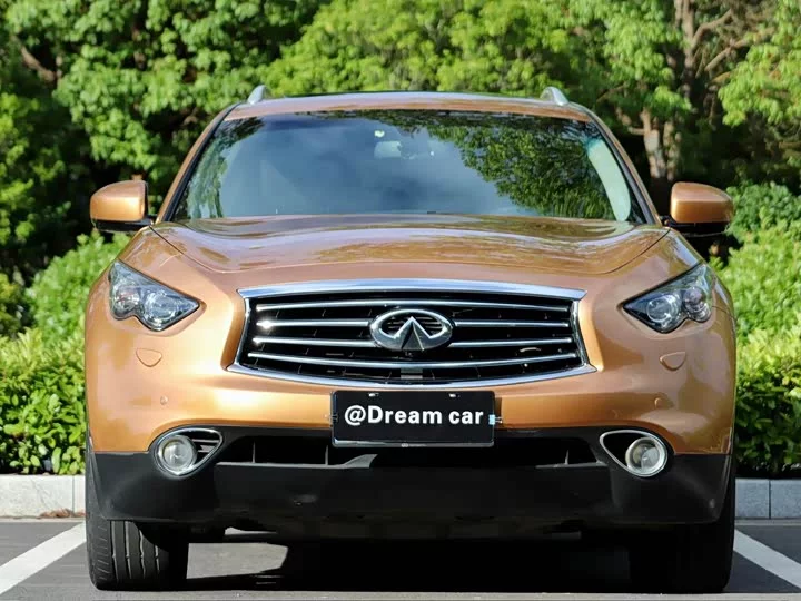 Infiniti QX70
