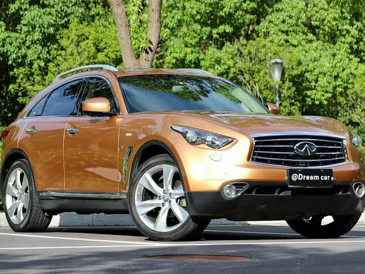 Infiniti QX70