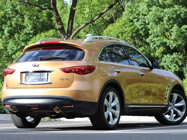 Infiniti QX70