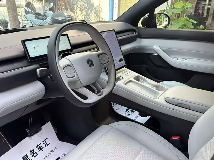 NIO ES6