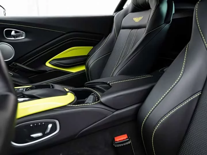 Aston Martin V8 Vantage