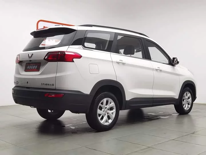 Wuling Hongguang S3