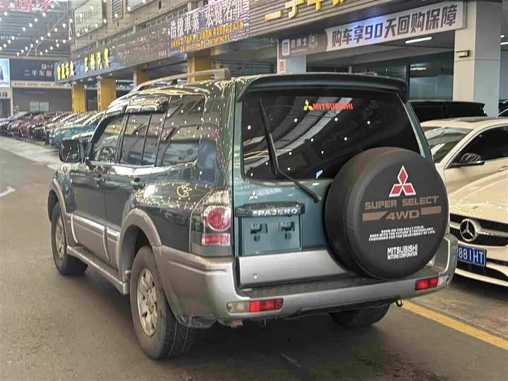 Mitsubishi Pajero