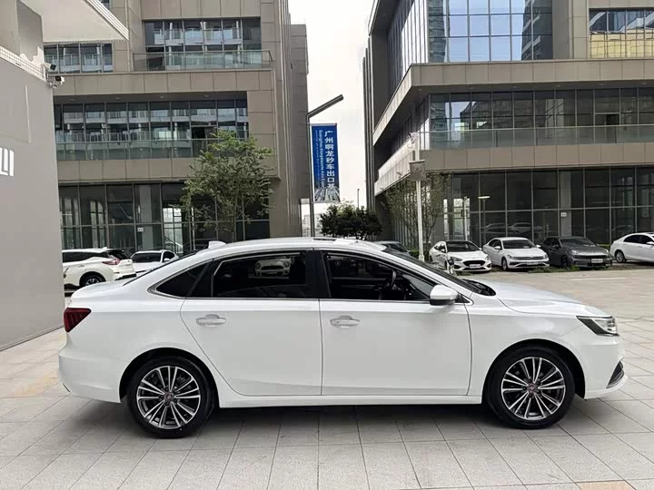 Roewe i6 Classic