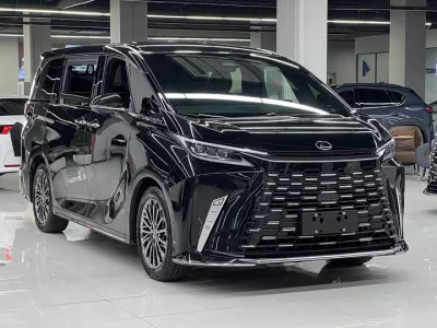 Lexus LM