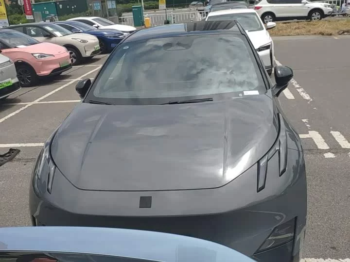Lynk & Co Z20