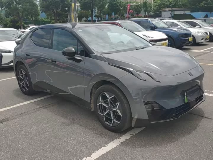 Lynk & Co Z20