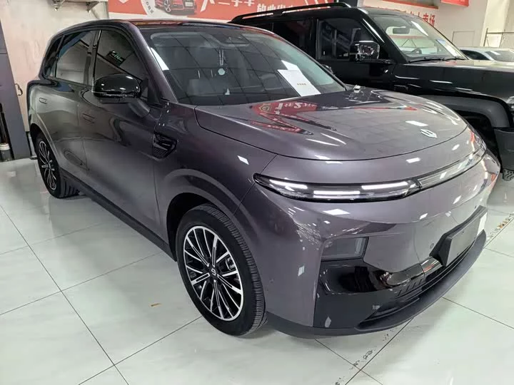Leapmotor B10
