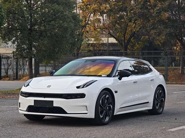 ZEEKR 001